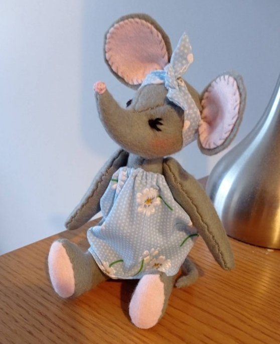 Miss Stitch mouse by Maureen
