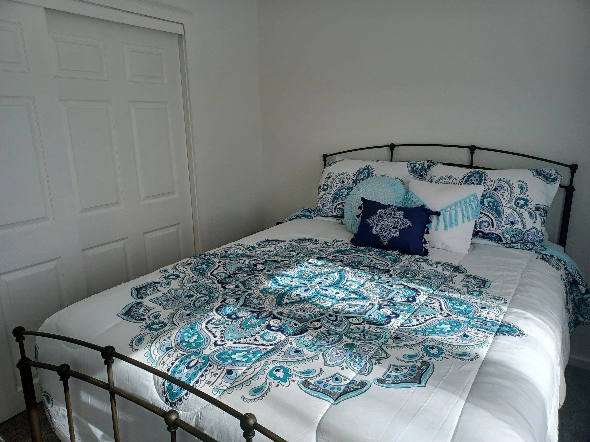 Private Rooms Bullhead City, AZ Riverfront Cottages and RV Resort