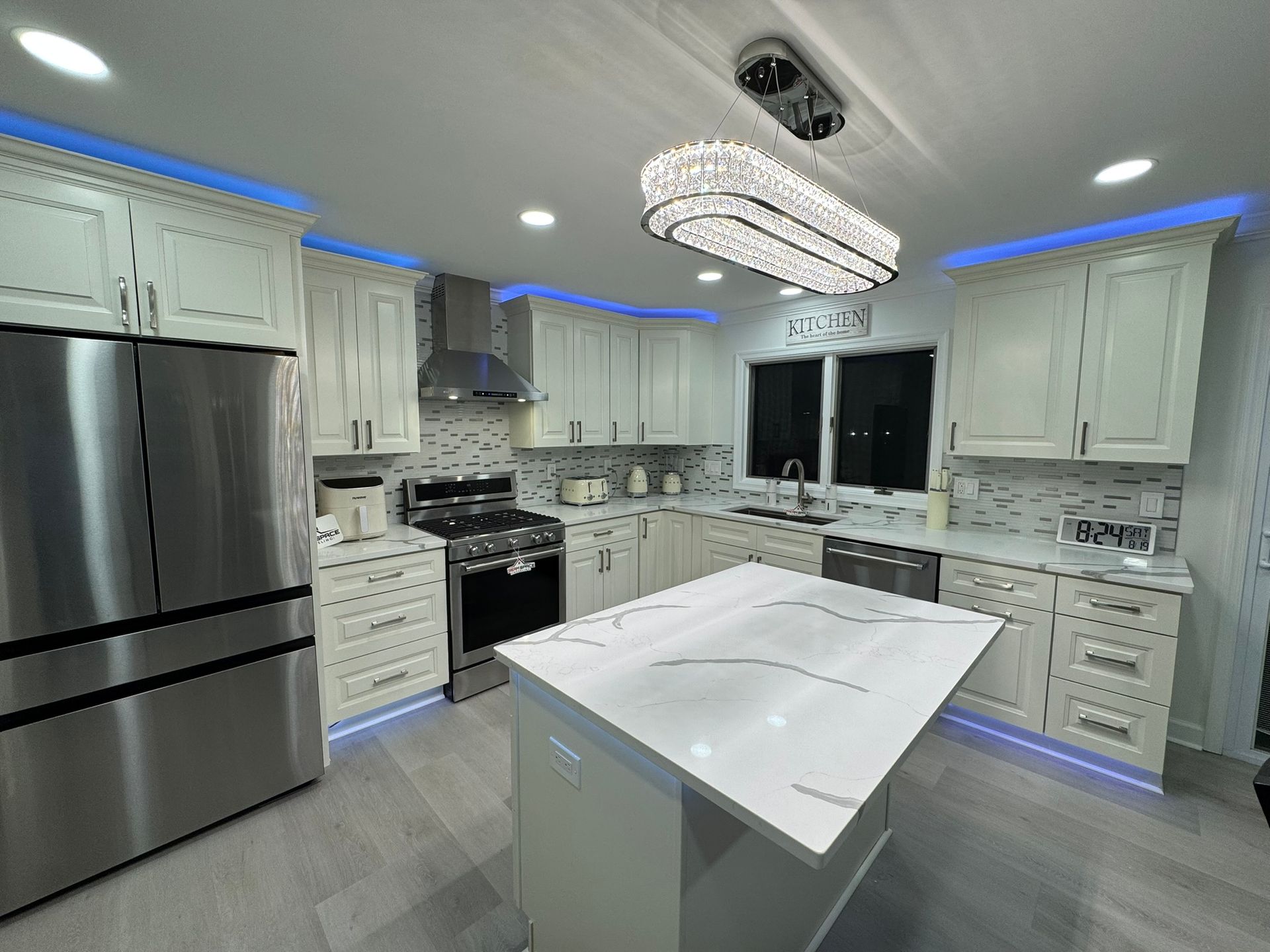Modern kitchen remodel with white shaker cabinets and quartz countertops – Owings Mills, MD