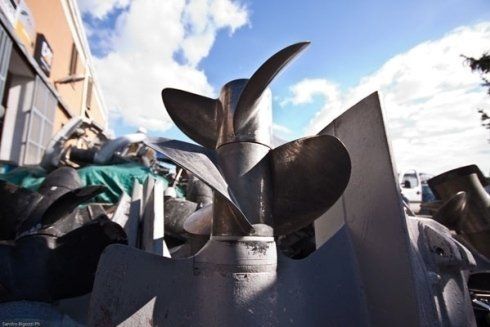 riparazione di motore per barca