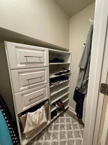Customized Closets for Oddly-Shaped Closet Spaces