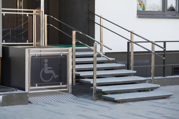 Piattaforme elevatrici per disabili