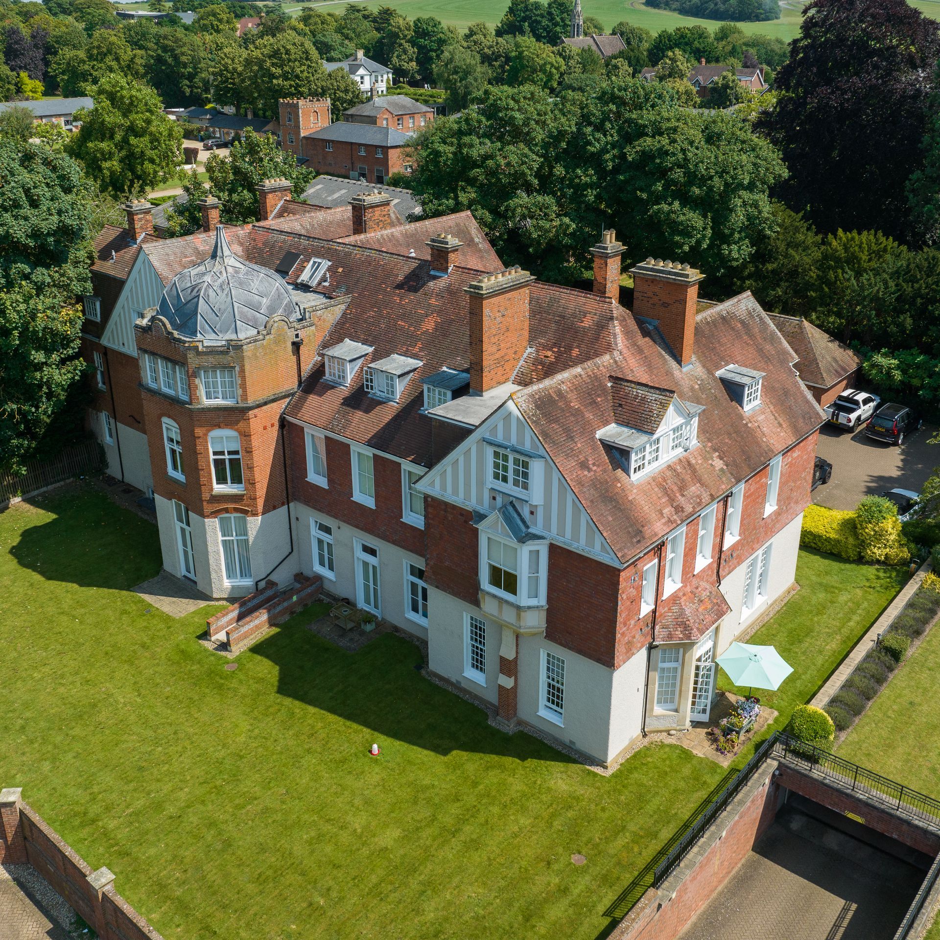 Drone photo of a large country estate in Newmarket