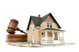 Image of House and Gavel to represent real estate law