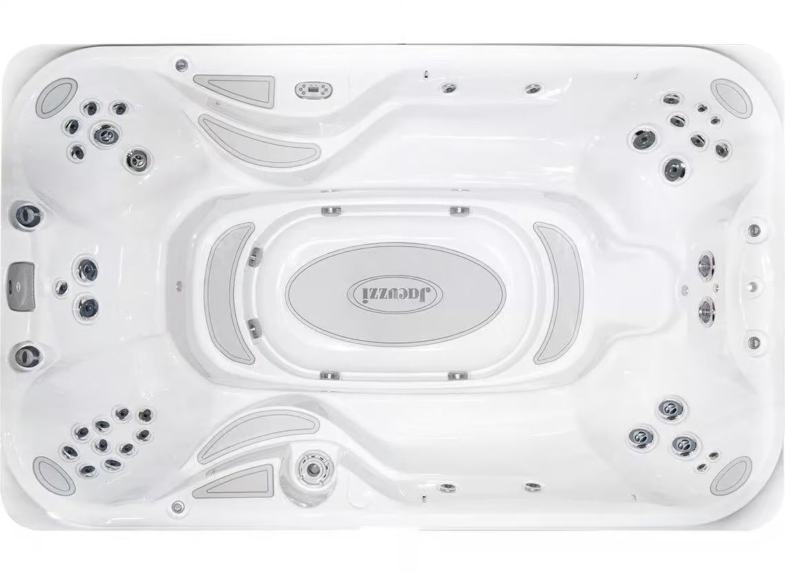 Une vue aérienne d'un jacuzzi sur fond blanc.