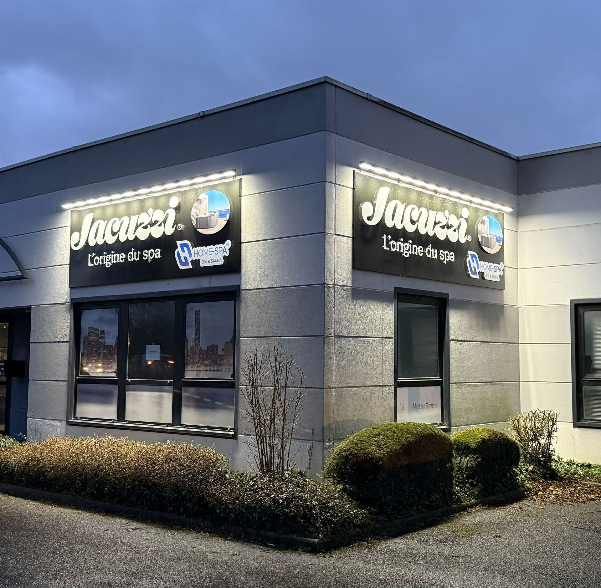 façade du magasin Home Spa distributeur exclusif de la marque Jacuzzi Alsace