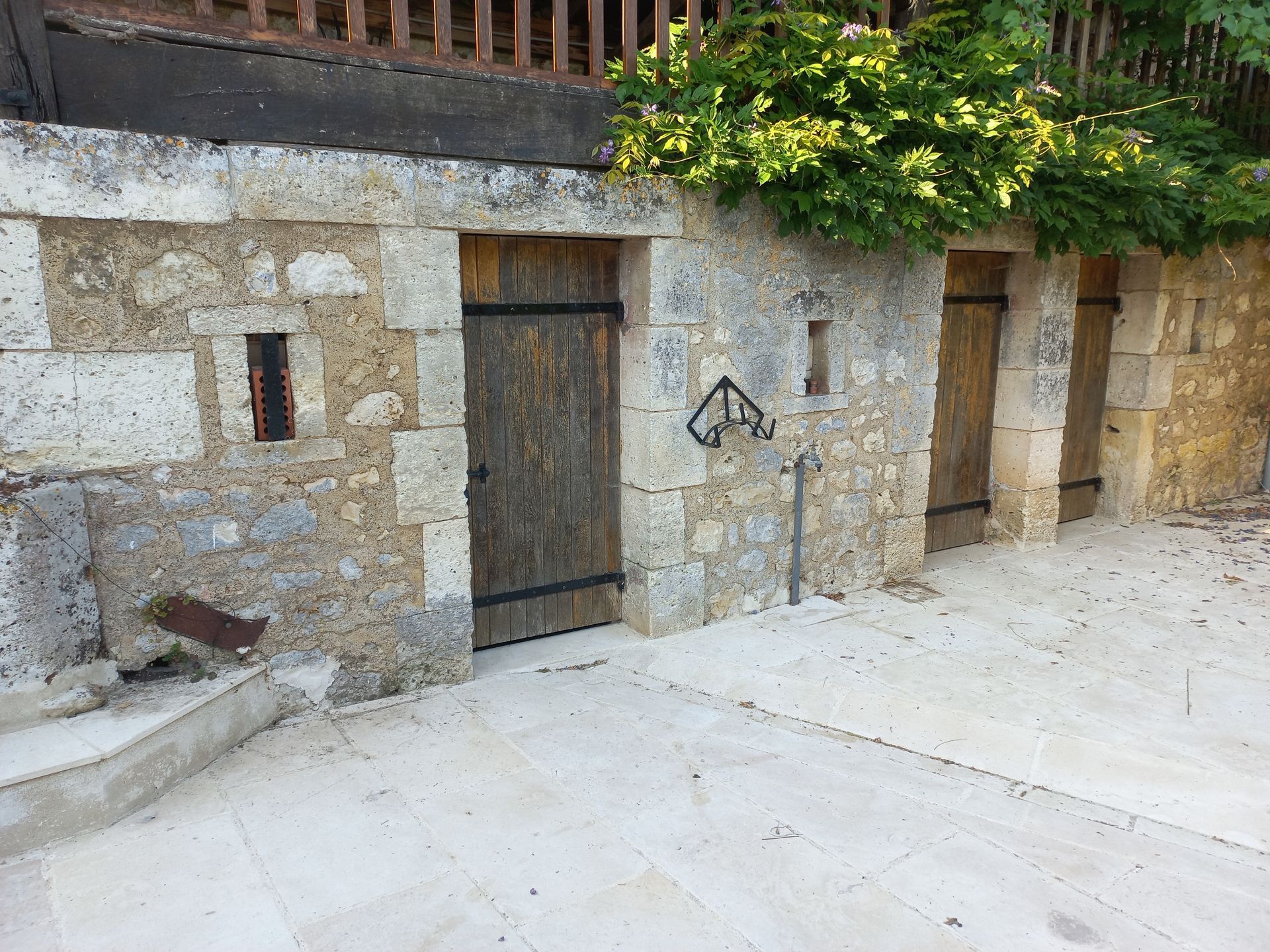 Décapage maison en pierre avant