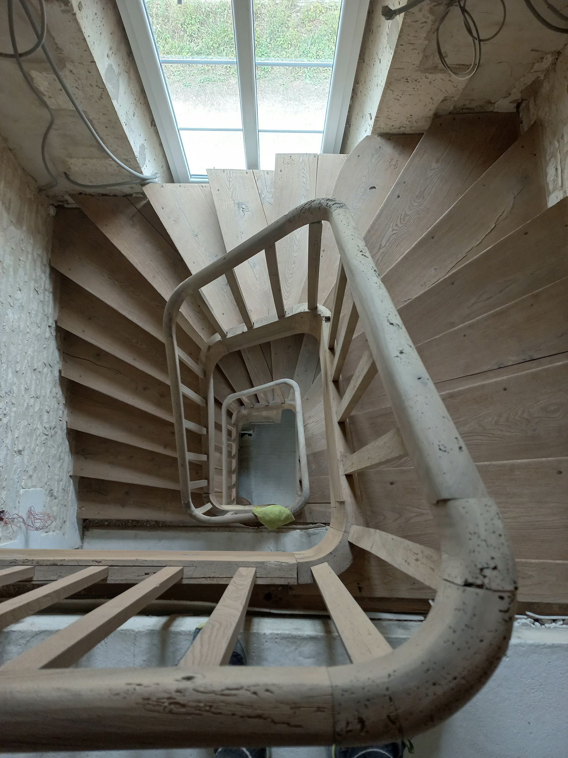 Décapage escalier bois après