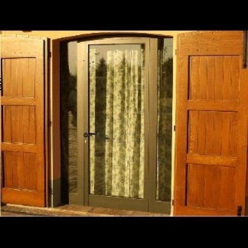 Entrata in un'abitazione con porta finestra