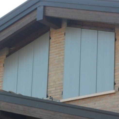 Finestre industriali chiuse