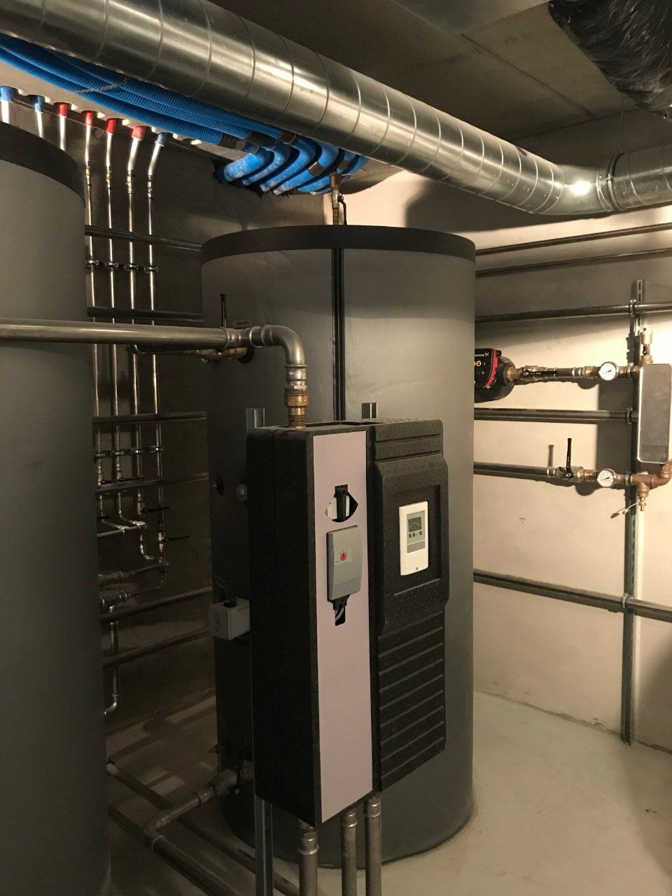 interni cabina impianto con caldaia