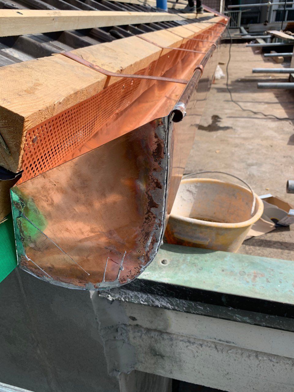 installazione grondaia in rame