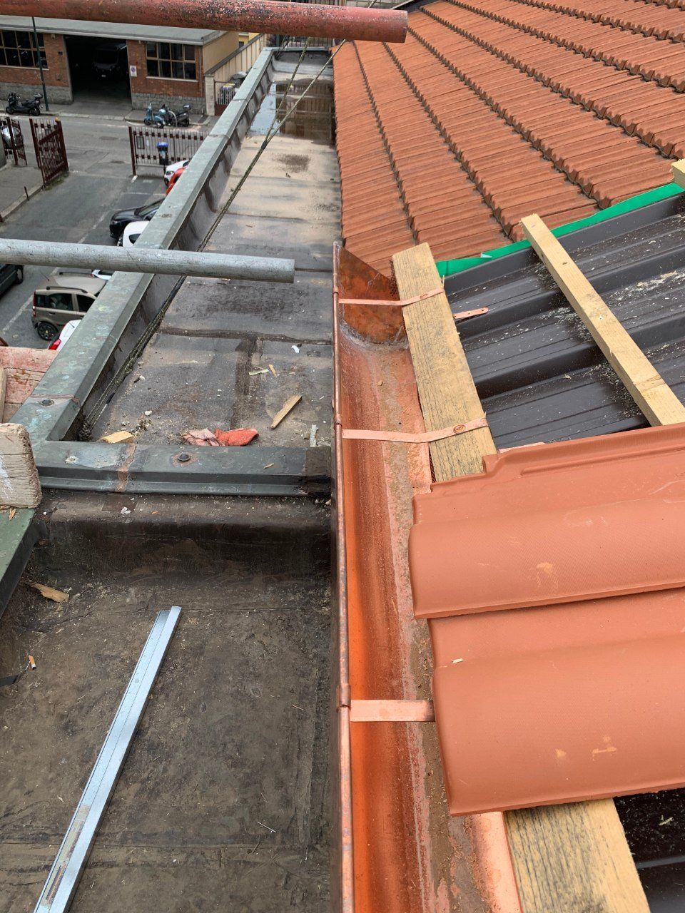 posa e collaudo grondaia in rame