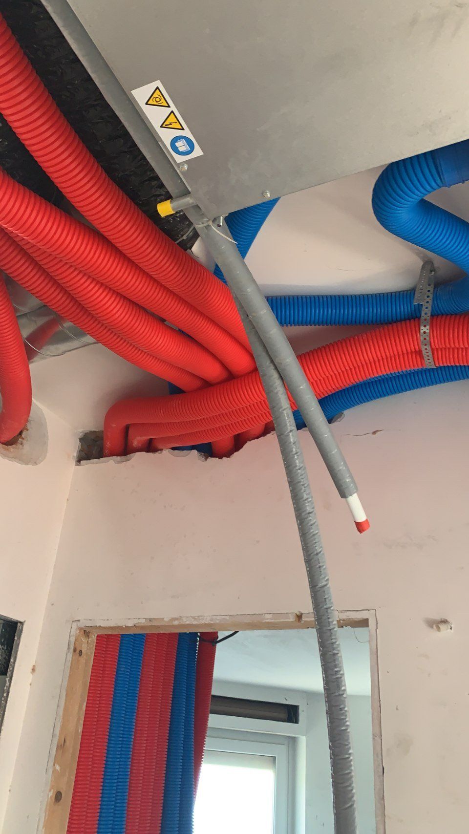 installazione tubazioni in gomma per impianto VMC