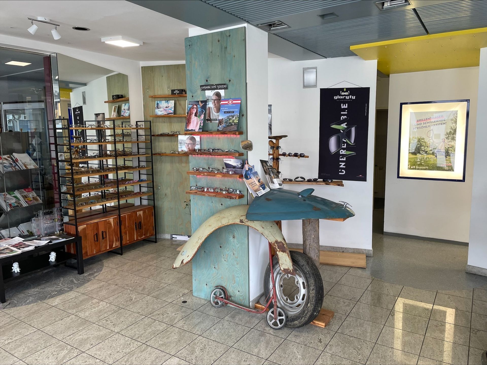 Innenansicht Optiker Vintage Style