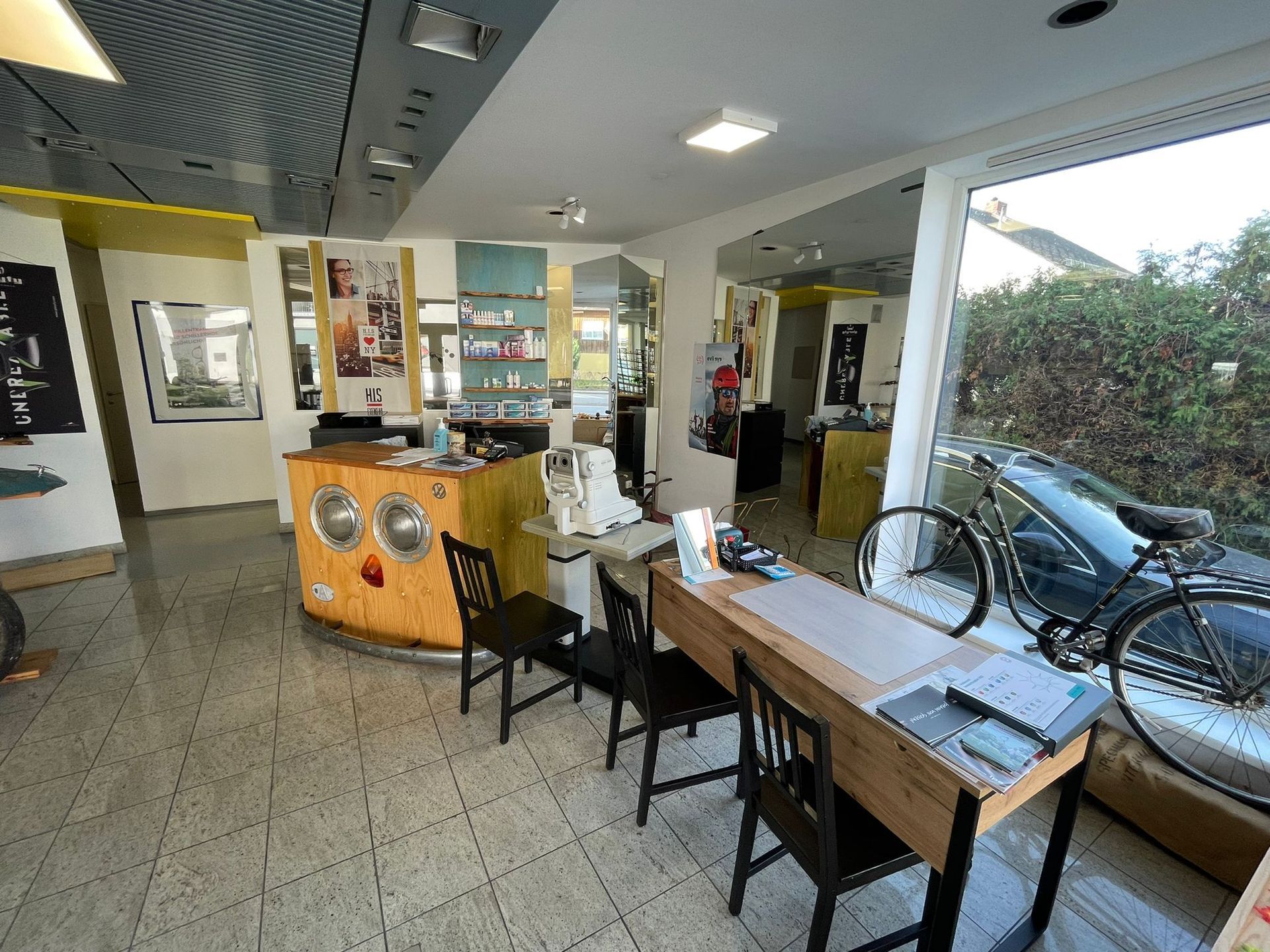 Innenansicht Optiker Vintage Style