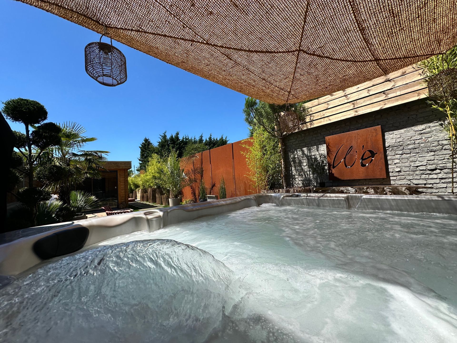 Jardin exotique et jacuzzi extérieur W'O à Waterloo