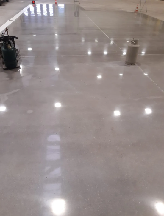 termine del processo di lucidatura pavimenti in calcestruzzo
