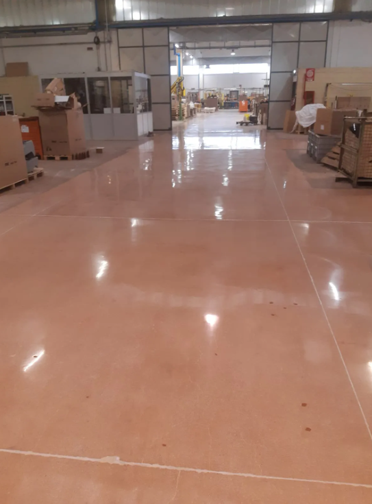 termine del processo di lucidatura pavimenti in calcestruzzo