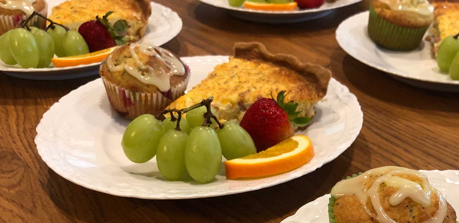 Fruit and quiche