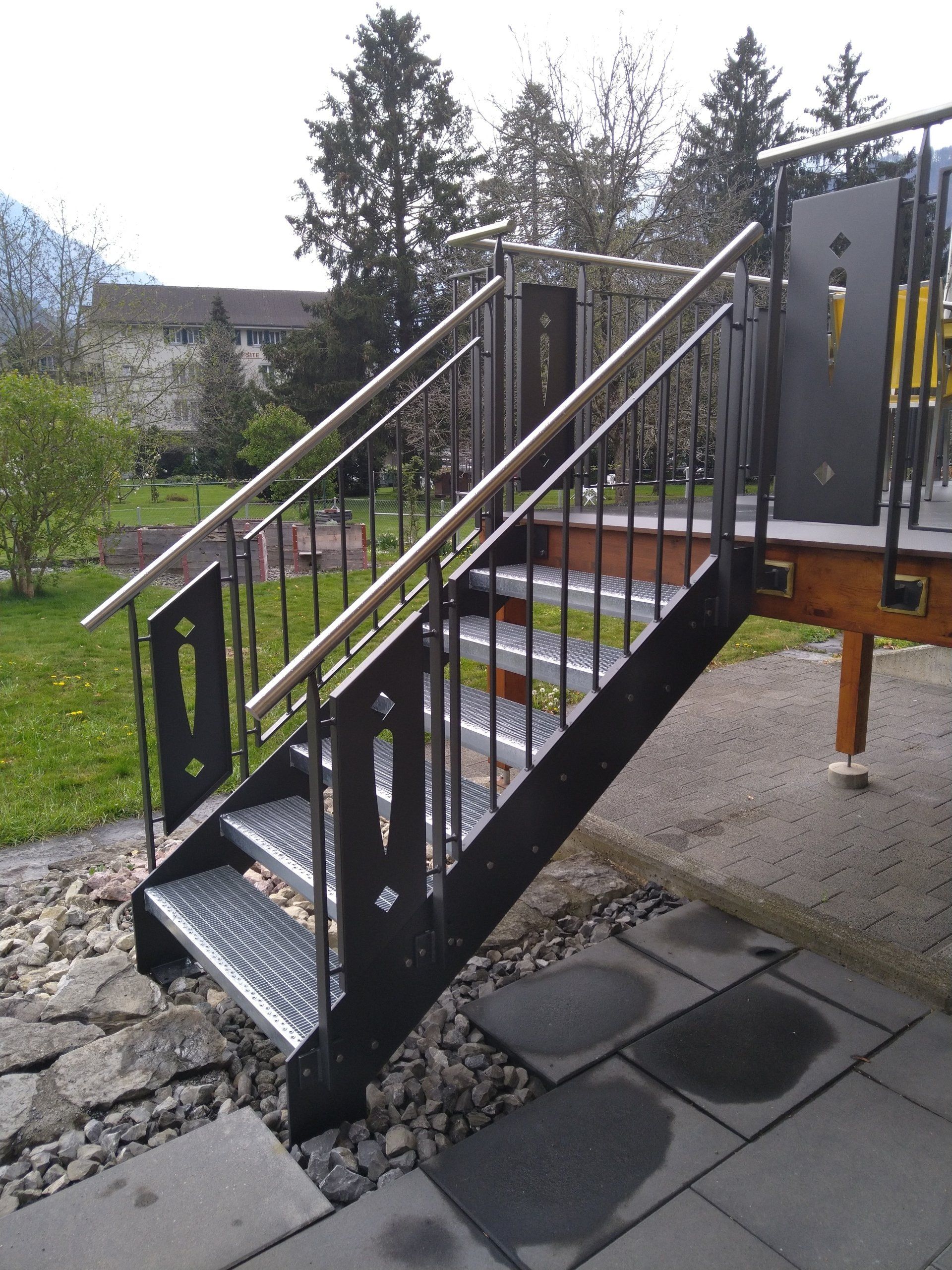 Wangentreppe aus Stahl