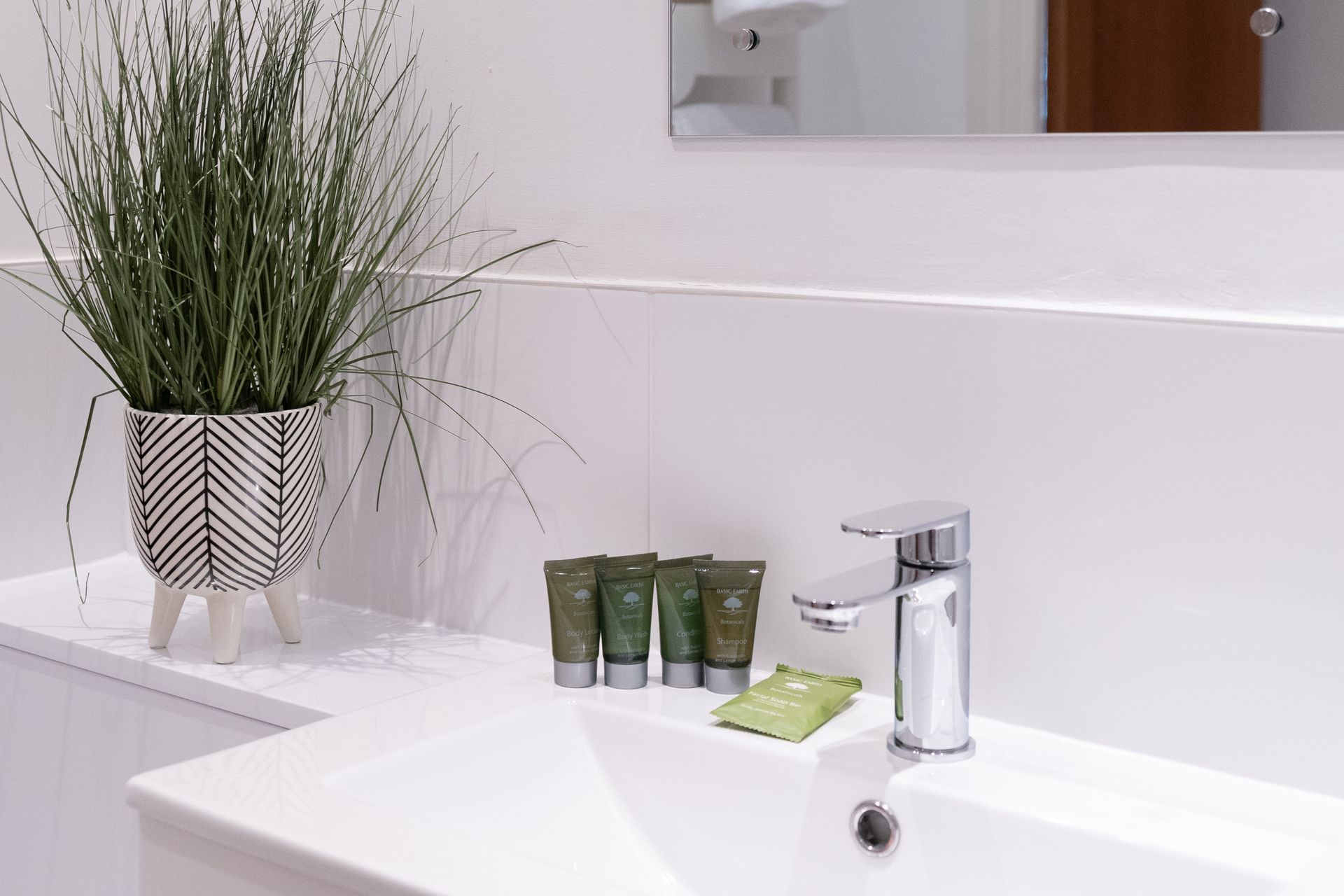 Riverside House bathroom 