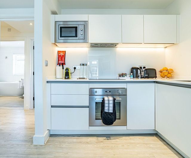 Serviced Apartment in Reading - Kitchen