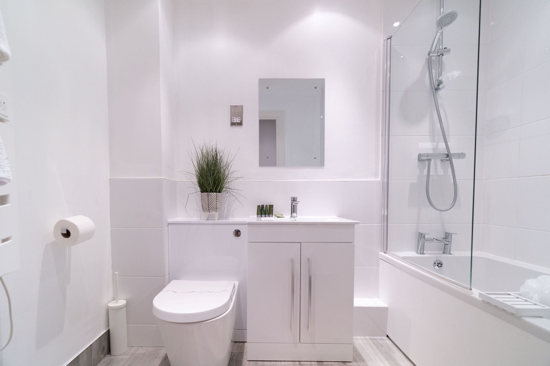 riverside house bathroom celador apartments