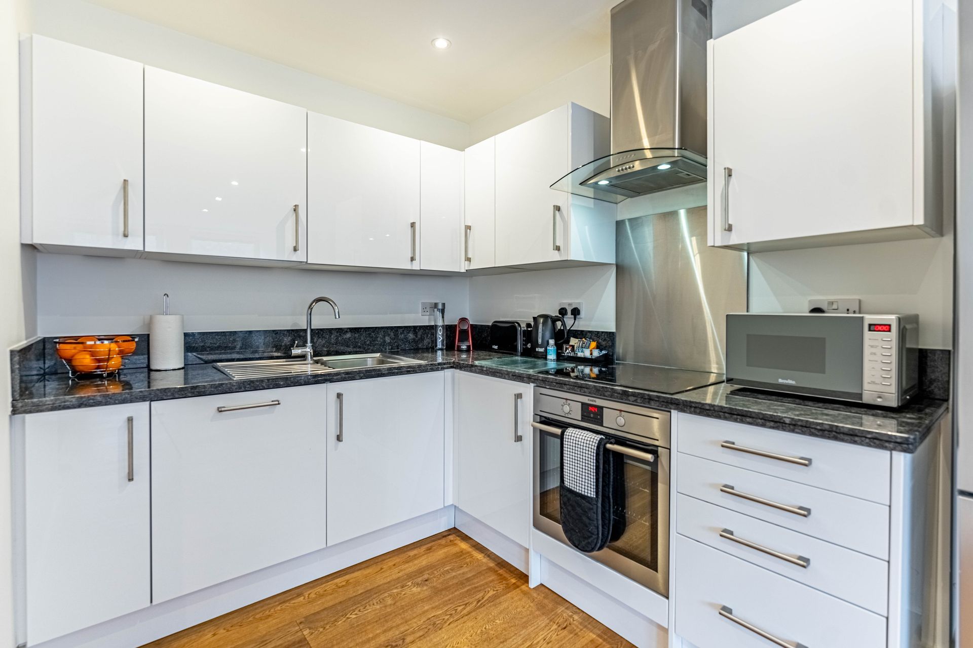 Serviced Apartment in Reading - Kitchen