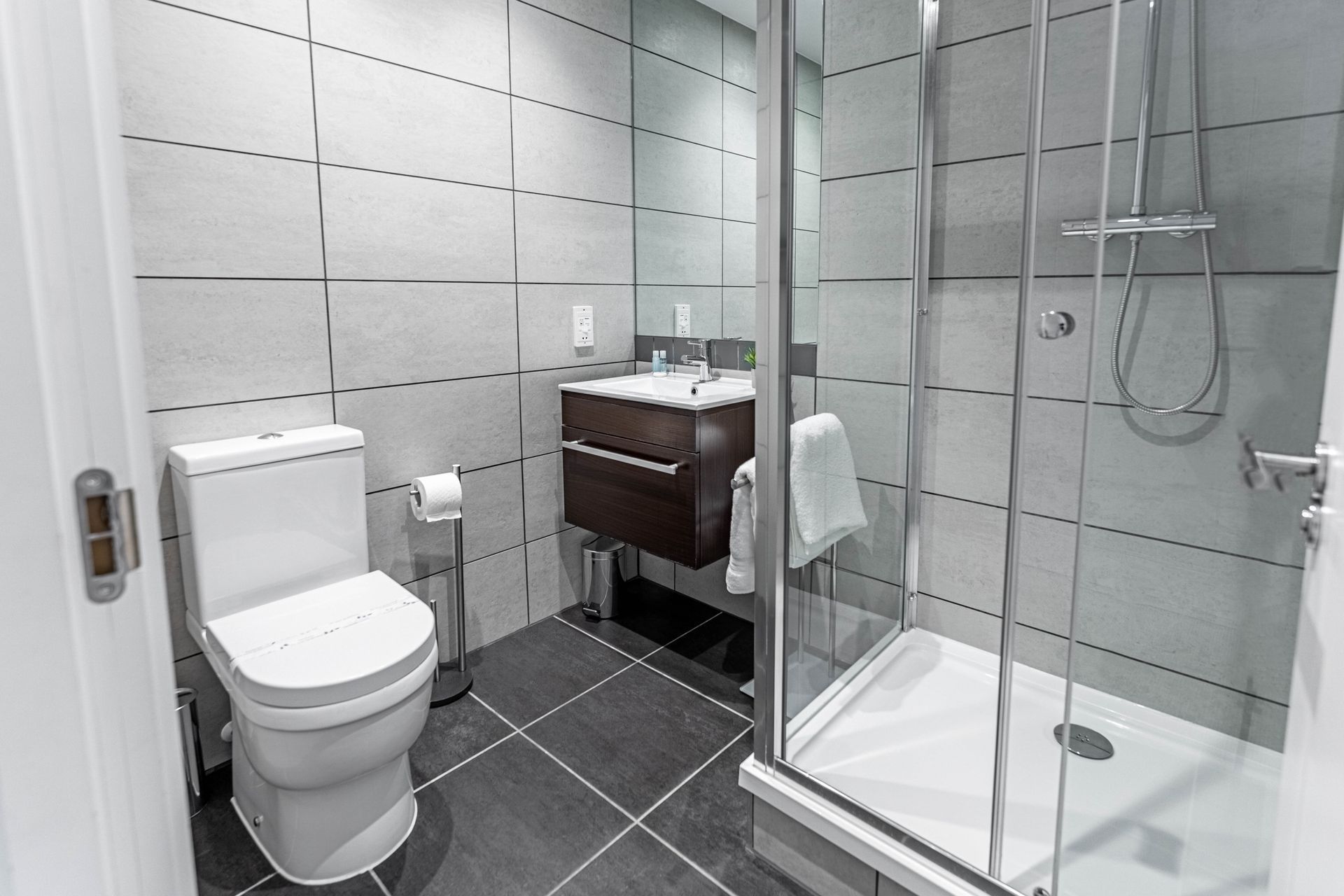 Sussex house modern bathroom celador apartments