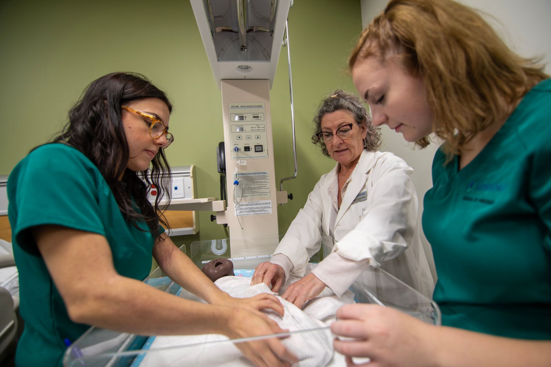 Students learning in the simulation lab