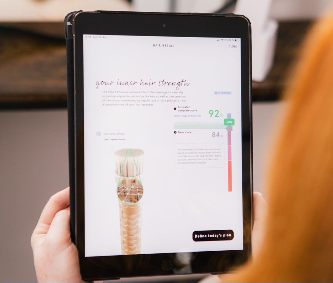 SalonLab inner hair strength result showing digital hair condition measurement