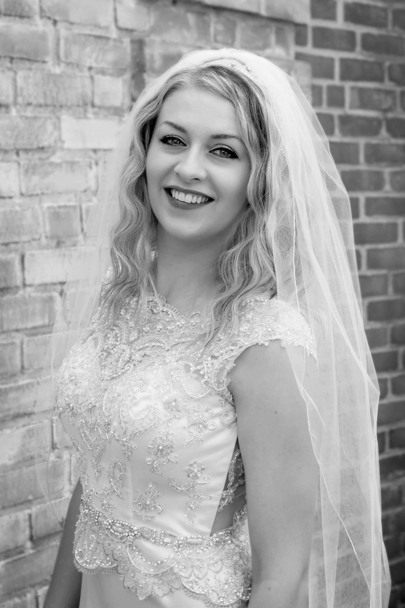 Beautiful Woman in White Dress Black and White — Weddings in Mansfield, OH