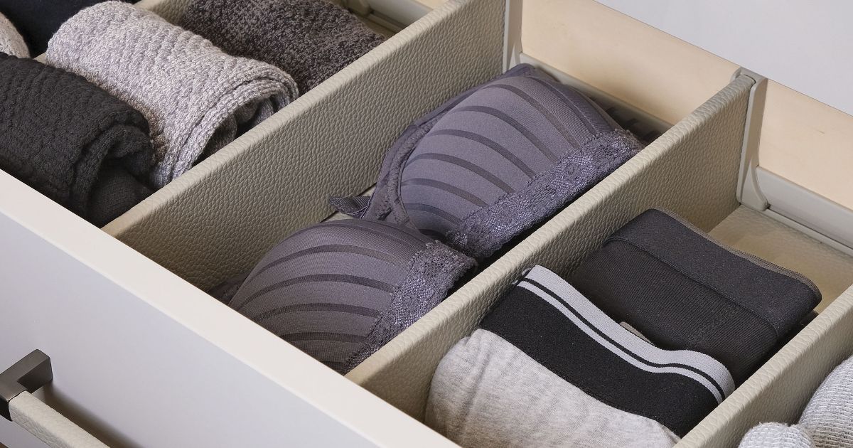 Contour Features on Divided Drawers
