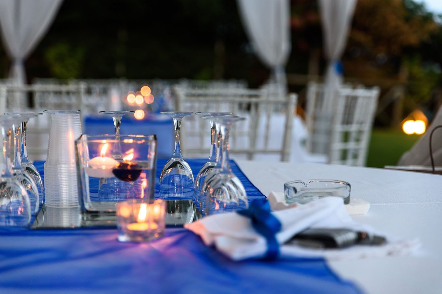 Tavola apparecchiata per evento