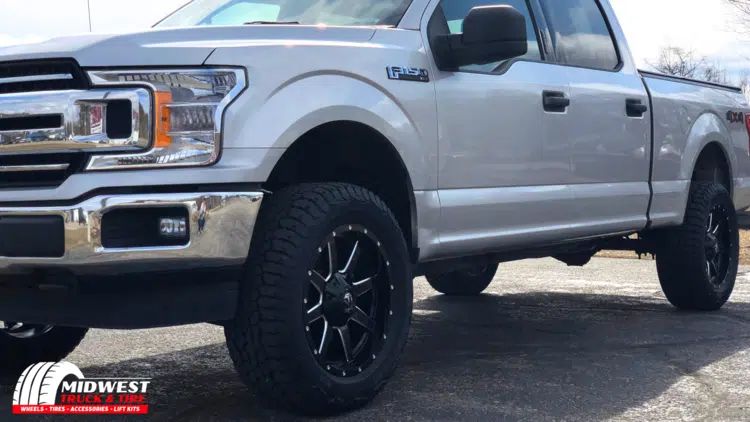 White Truck | Midwest Truck and Tire