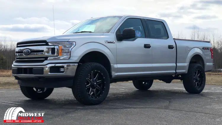 White Truck | Midwest Truck and Tire