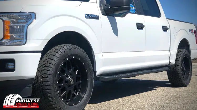 White Truck | Midwest Truck and Tire