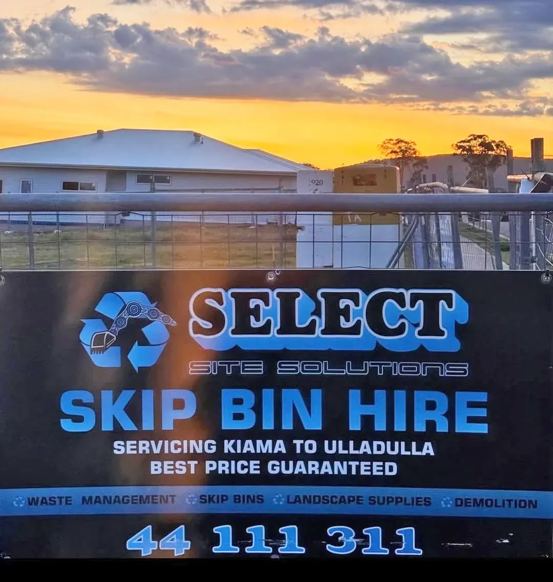 Advertisement for Select Skip Bin Hire, servicing Kiama to Ulladulla, with phone number 44 111 311. — Select Site Solutions in Gerringong, NSW