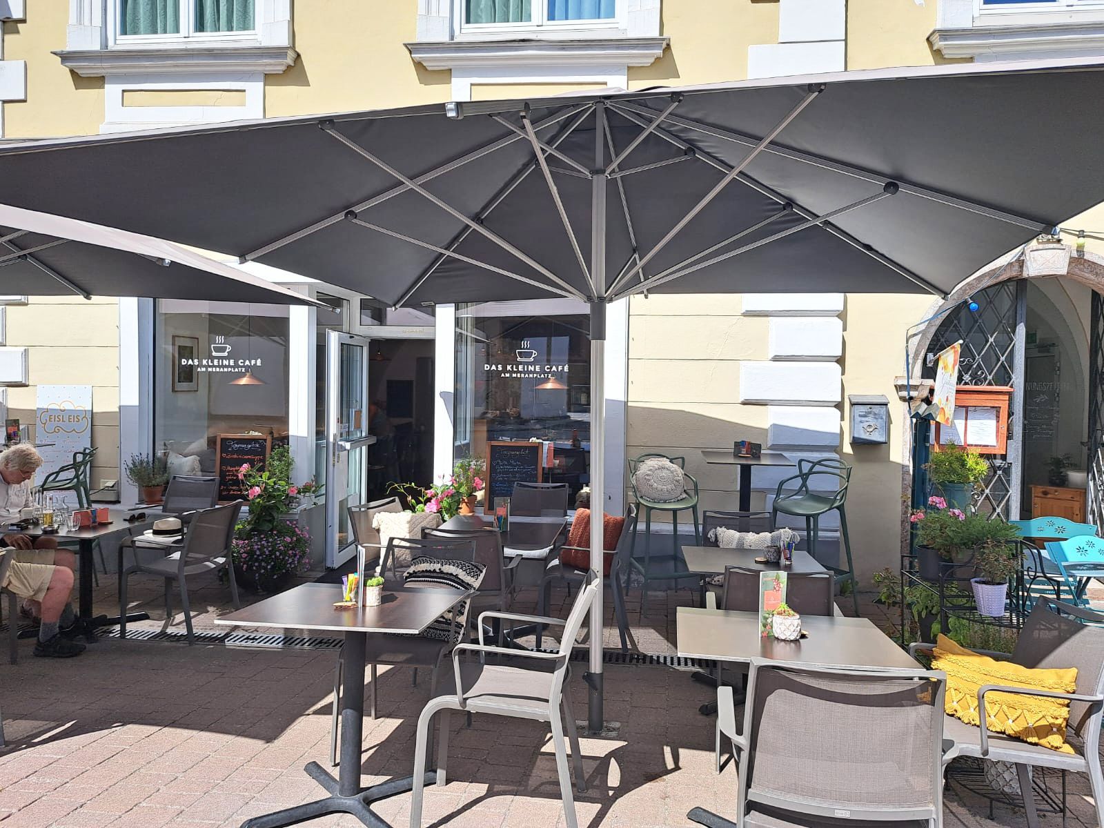 Das kleine Cafe von Außen