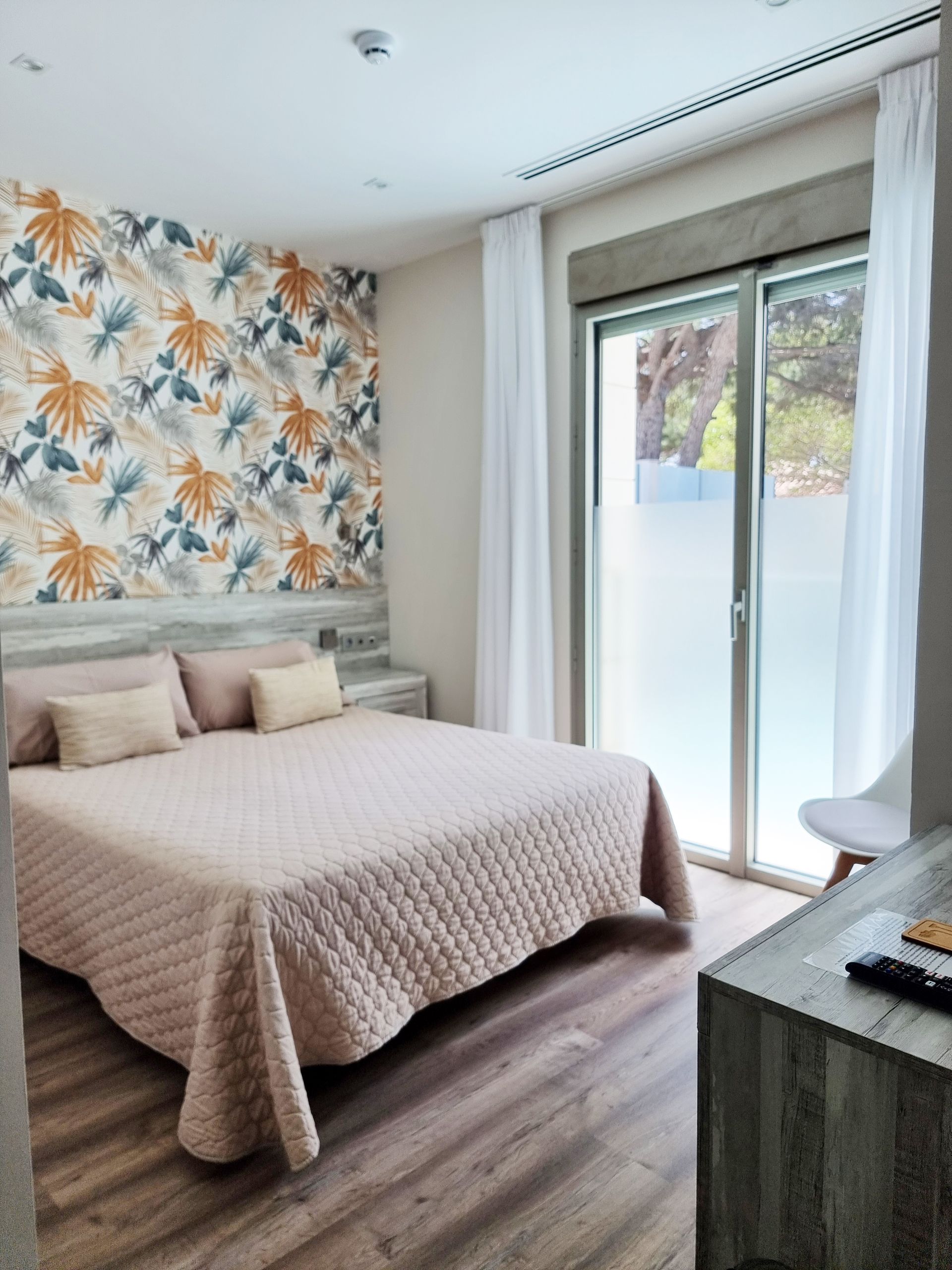 Dormitorio Doble Estándar con Vistas Zonas Comunes, Planta Piscina