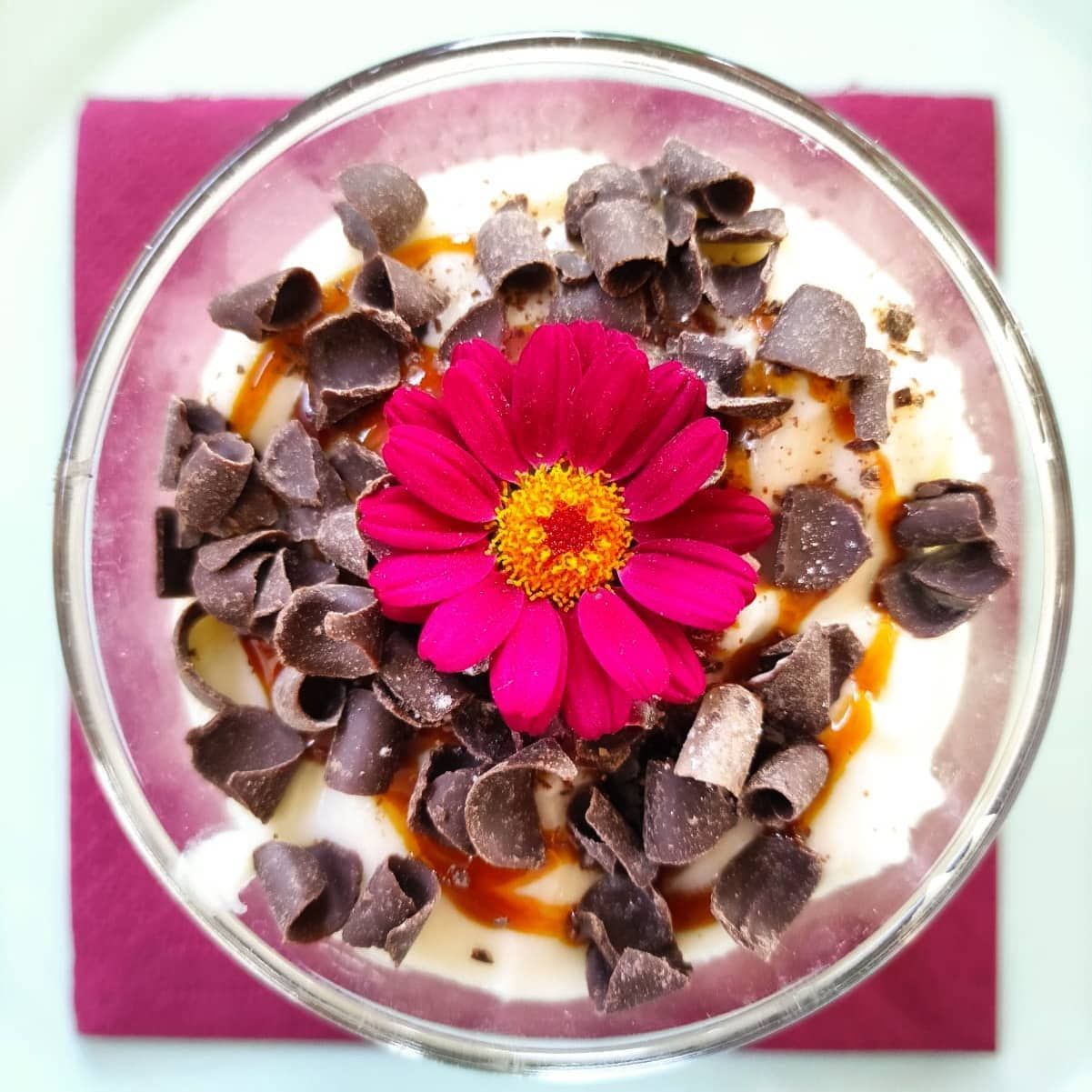 Dessert con fiori