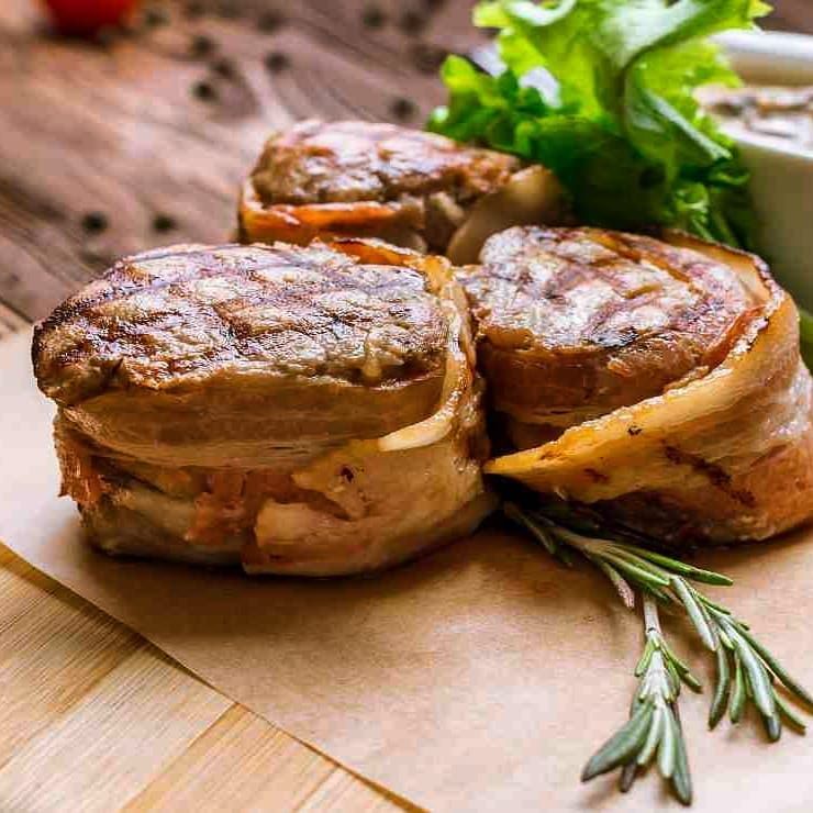 Filetto di maiale in camicia di pancetta