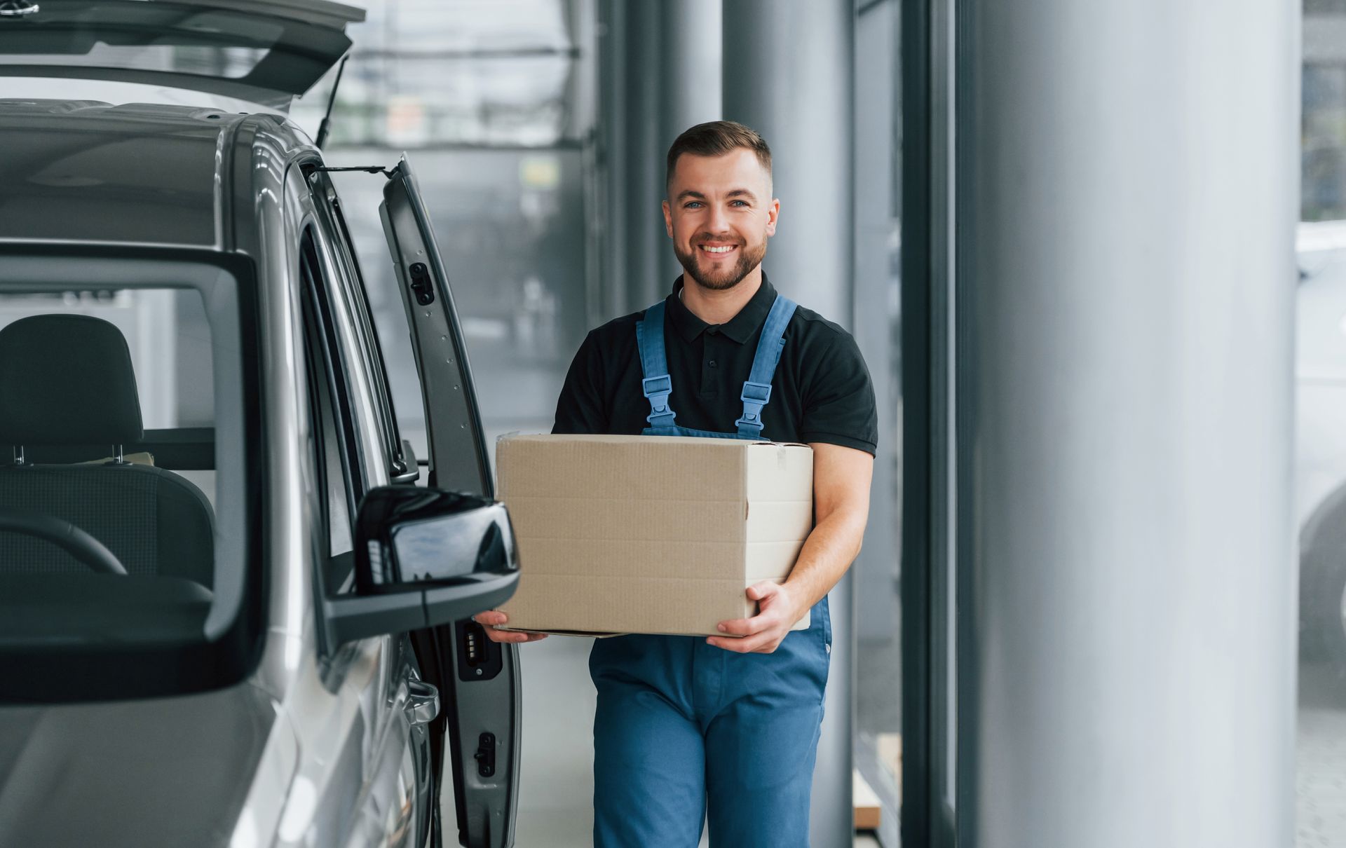 amazon delivery driver carry box 