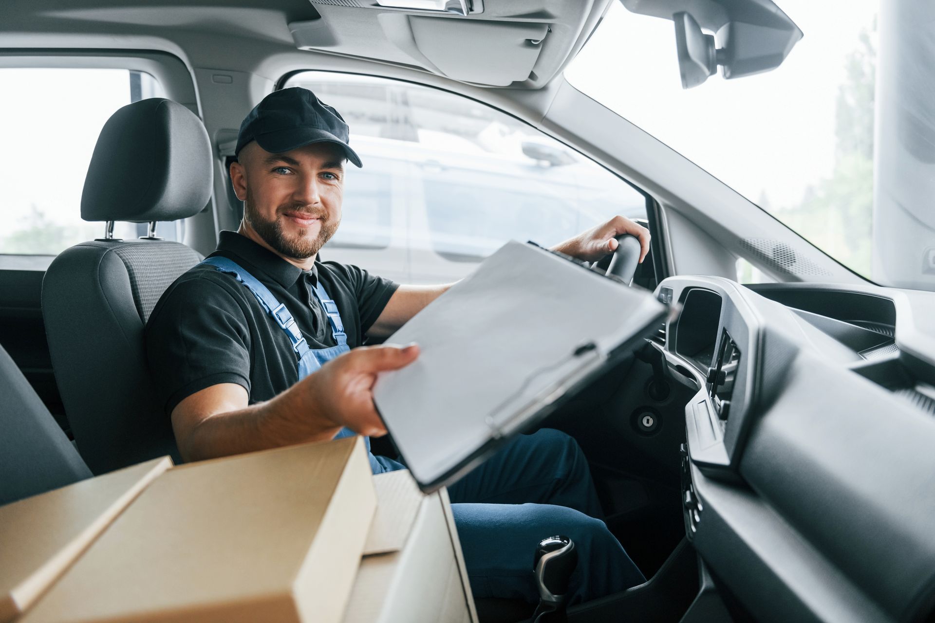 delivery driver dropping package in Hastings, MN