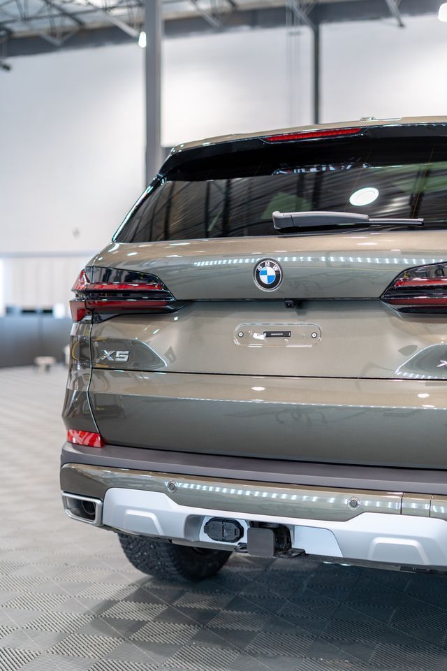 quality window tinting on car