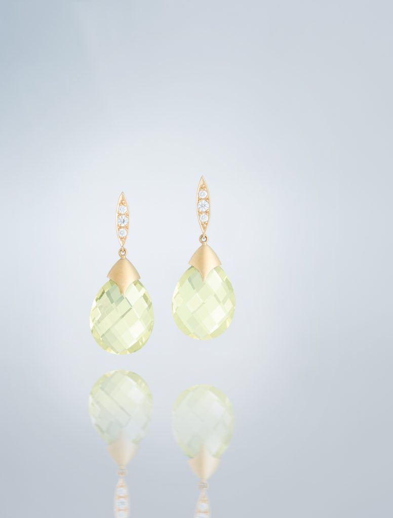 Shining yellow stone earrings