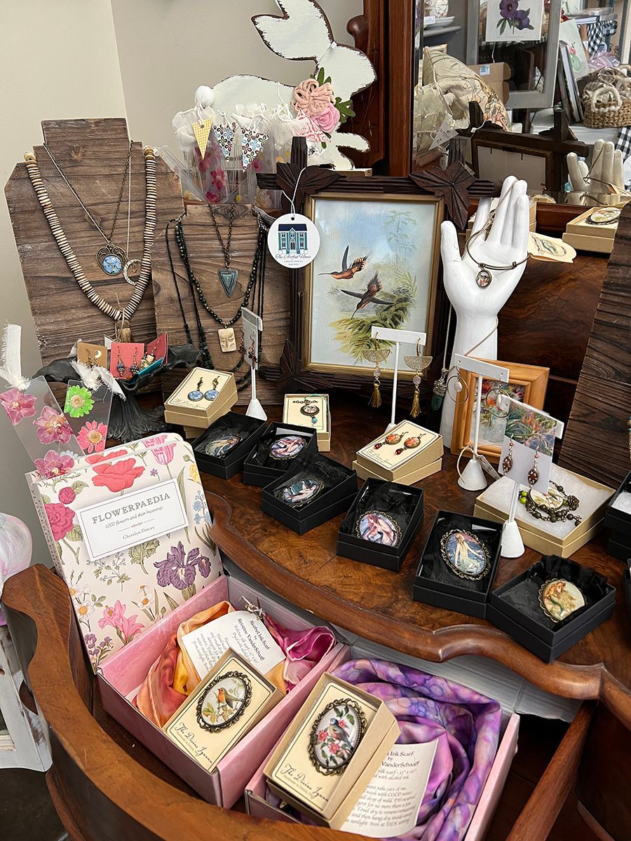 Room Full Of Arts - Knoxville, TN - Little River Art