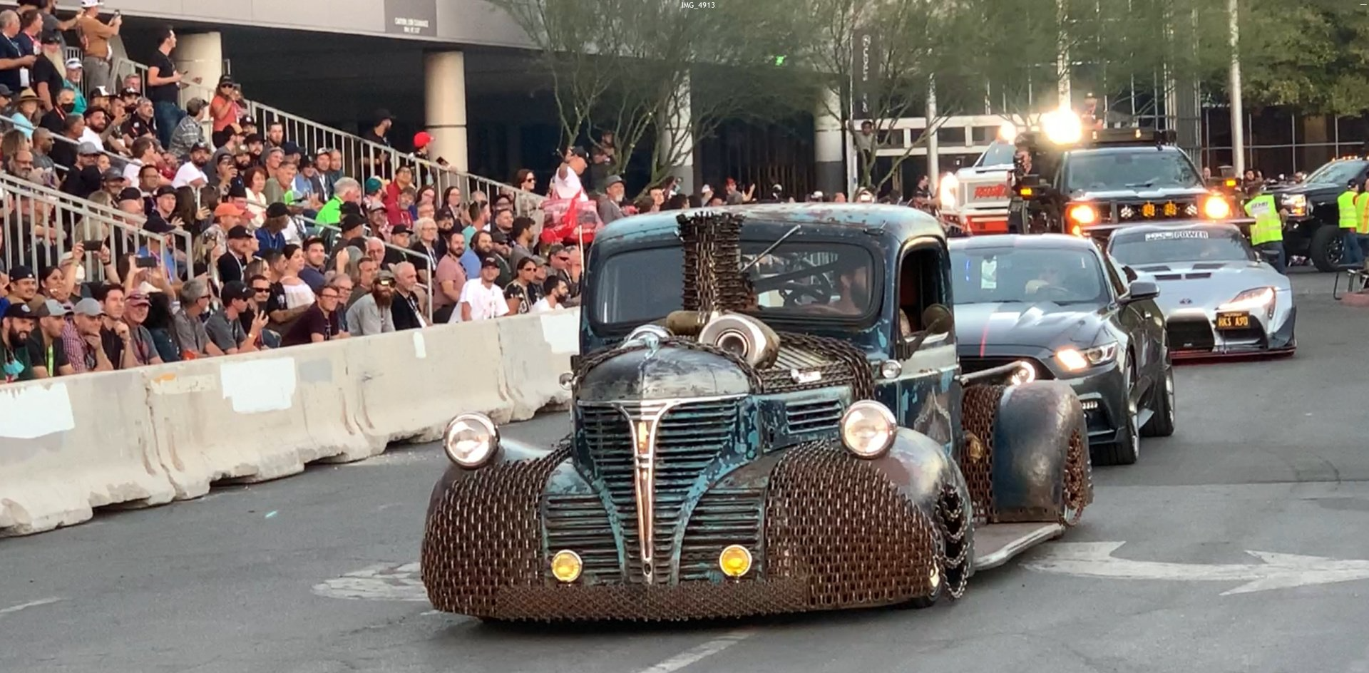 Warwick Andrews 47 Fargo FL1 named “Chain Smoker” at the SEMA Show Cruise-Out