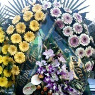 addobbo floreale per riti funebri